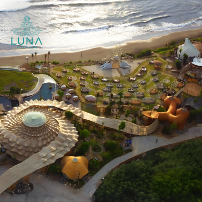 La Luna Beach Club